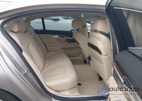 2016 BMW 740I из США, поврежденный, VIN WBA7E2C53GG547605